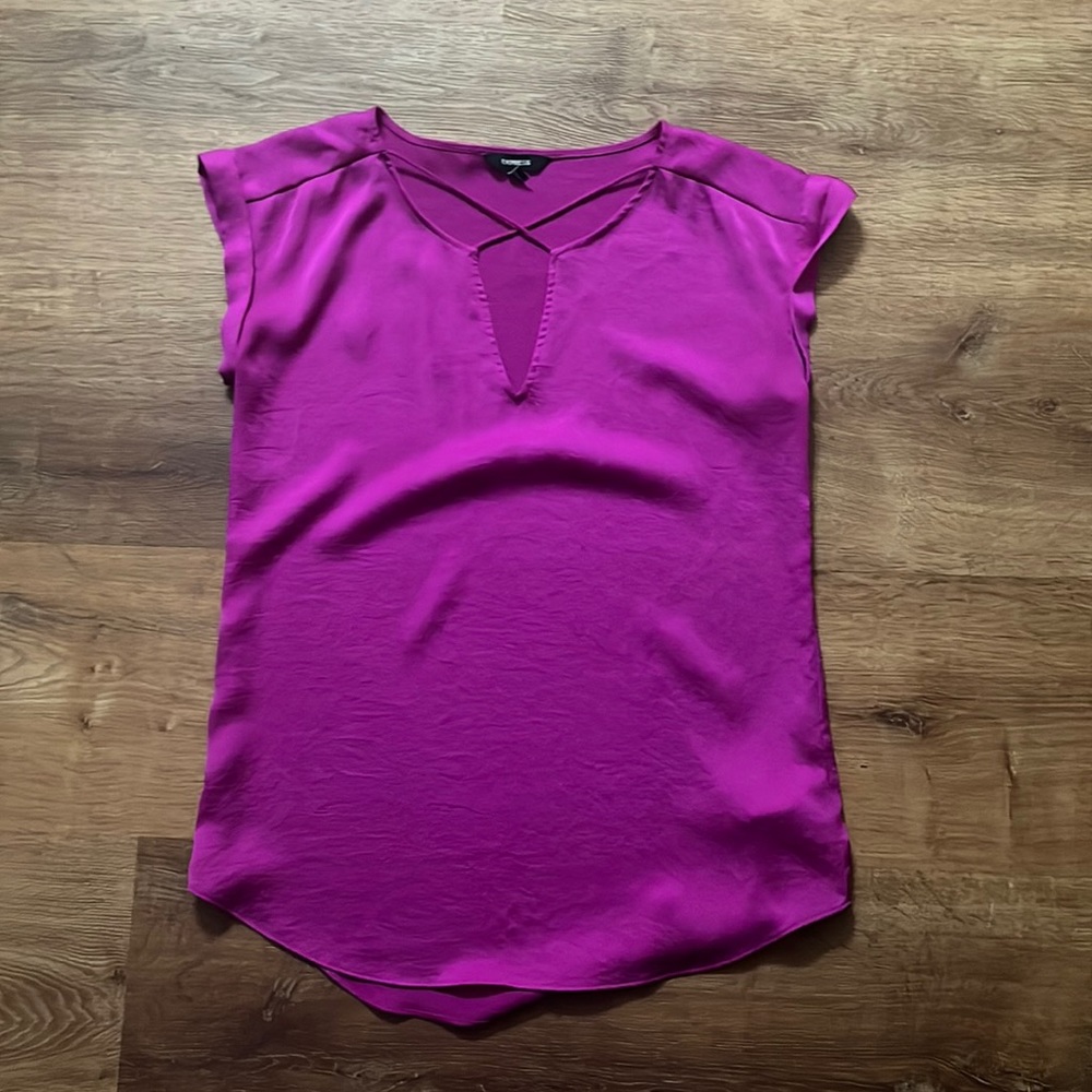 Loose fitted blouse, detailing in front
